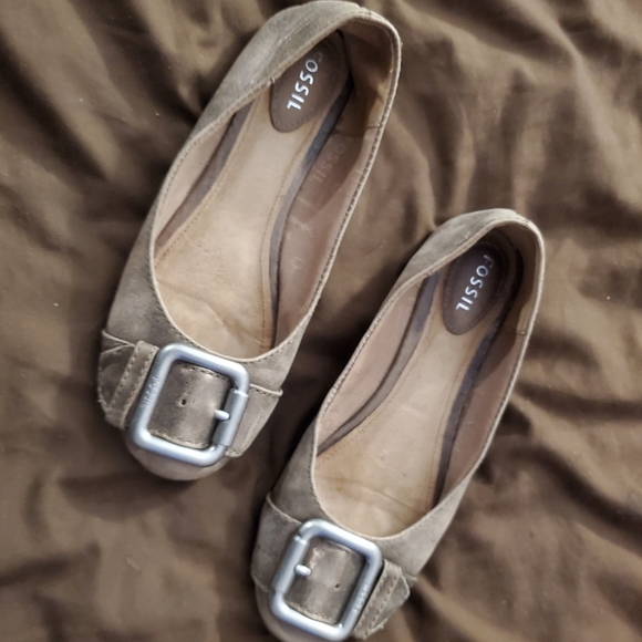 Fossil Womens Tan Buckle Toe Flats - Picture 8 of 9